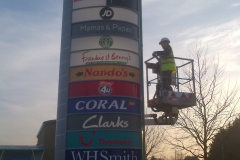 Tandem Centre Sign Fixing 05